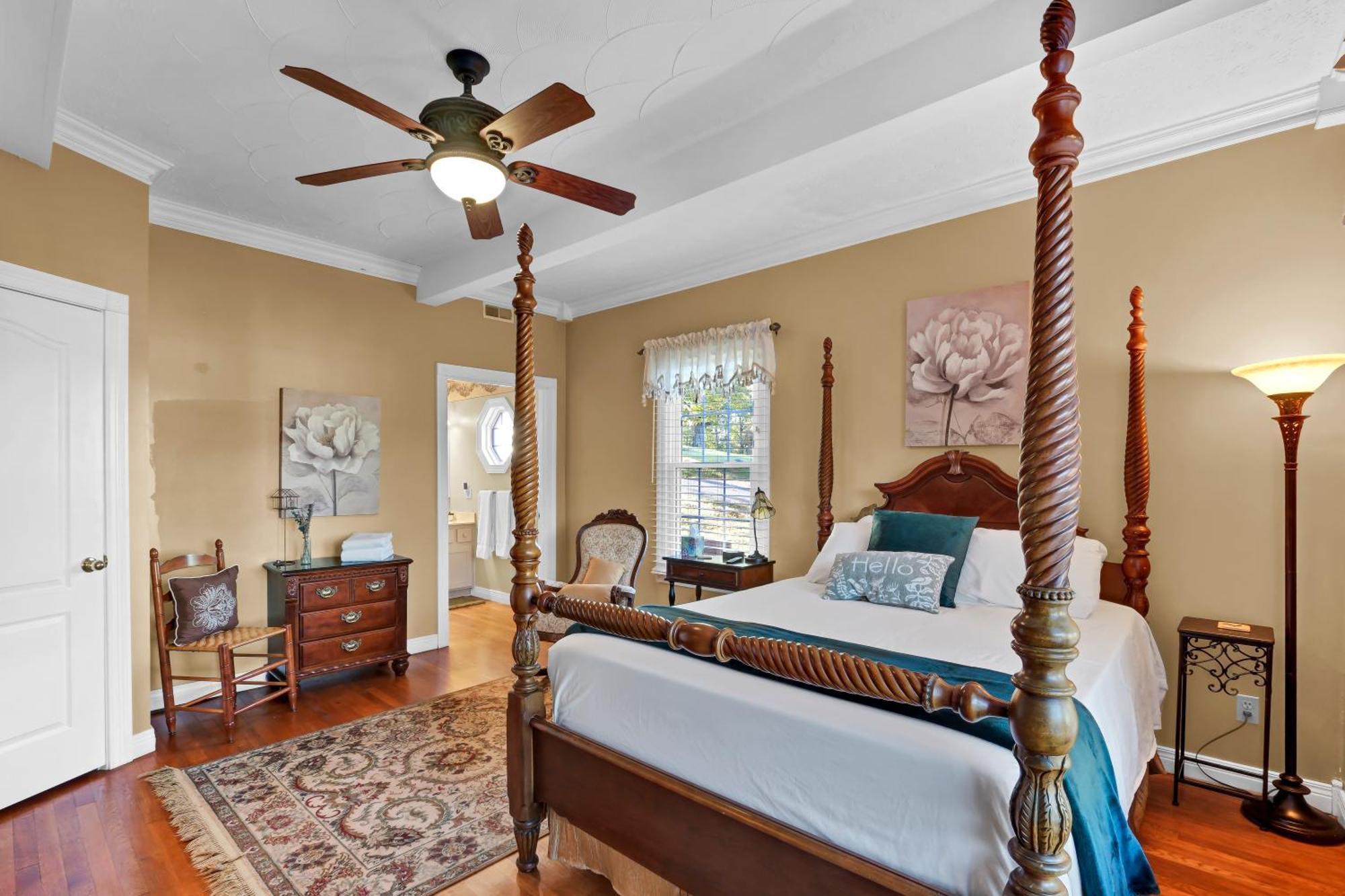Hill House Bed And Breakfast Loretto ภายนอก รูปภาพ