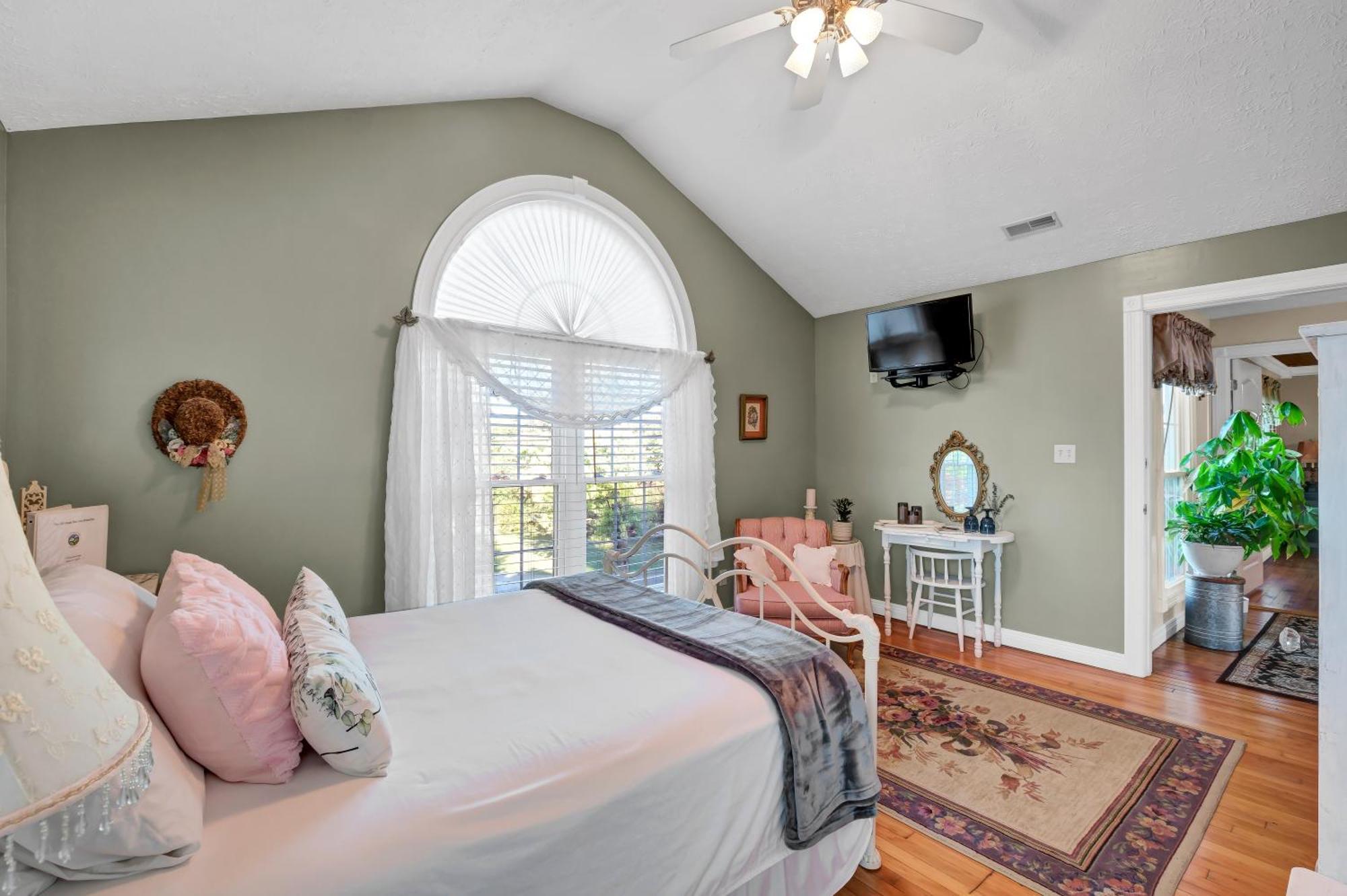 Hill House Bed And Breakfast Loretto ภายนอก รูปภาพ