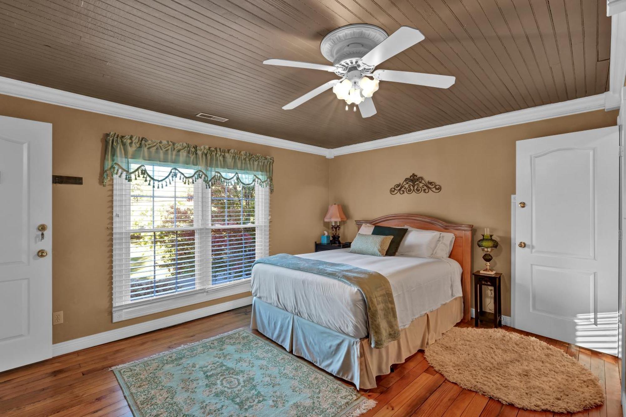 Hill House Bed And Breakfast Loretto ภายนอก รูปภาพ