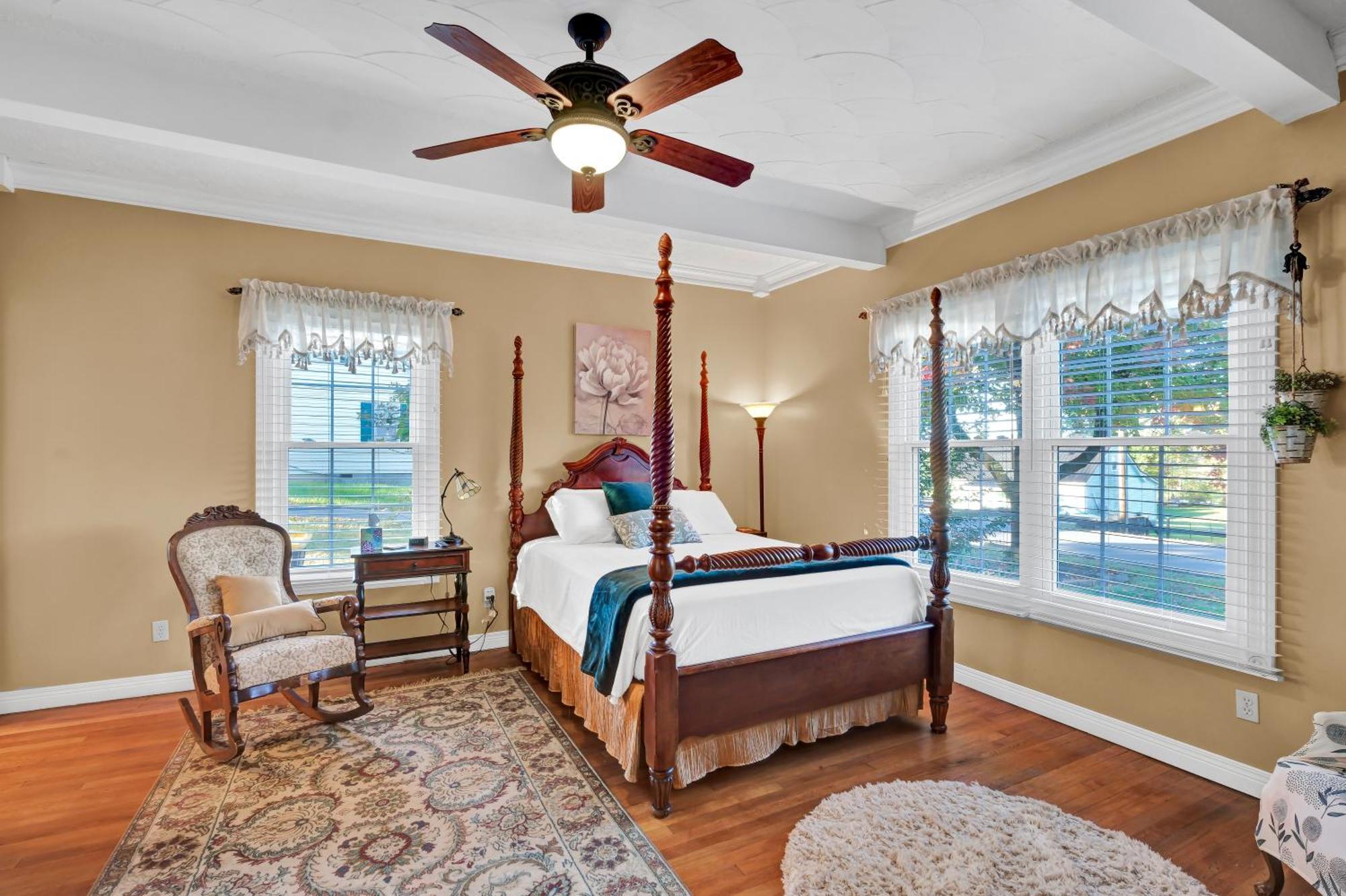 Hill House Bed And Breakfast Loretto ภายนอก รูปภาพ