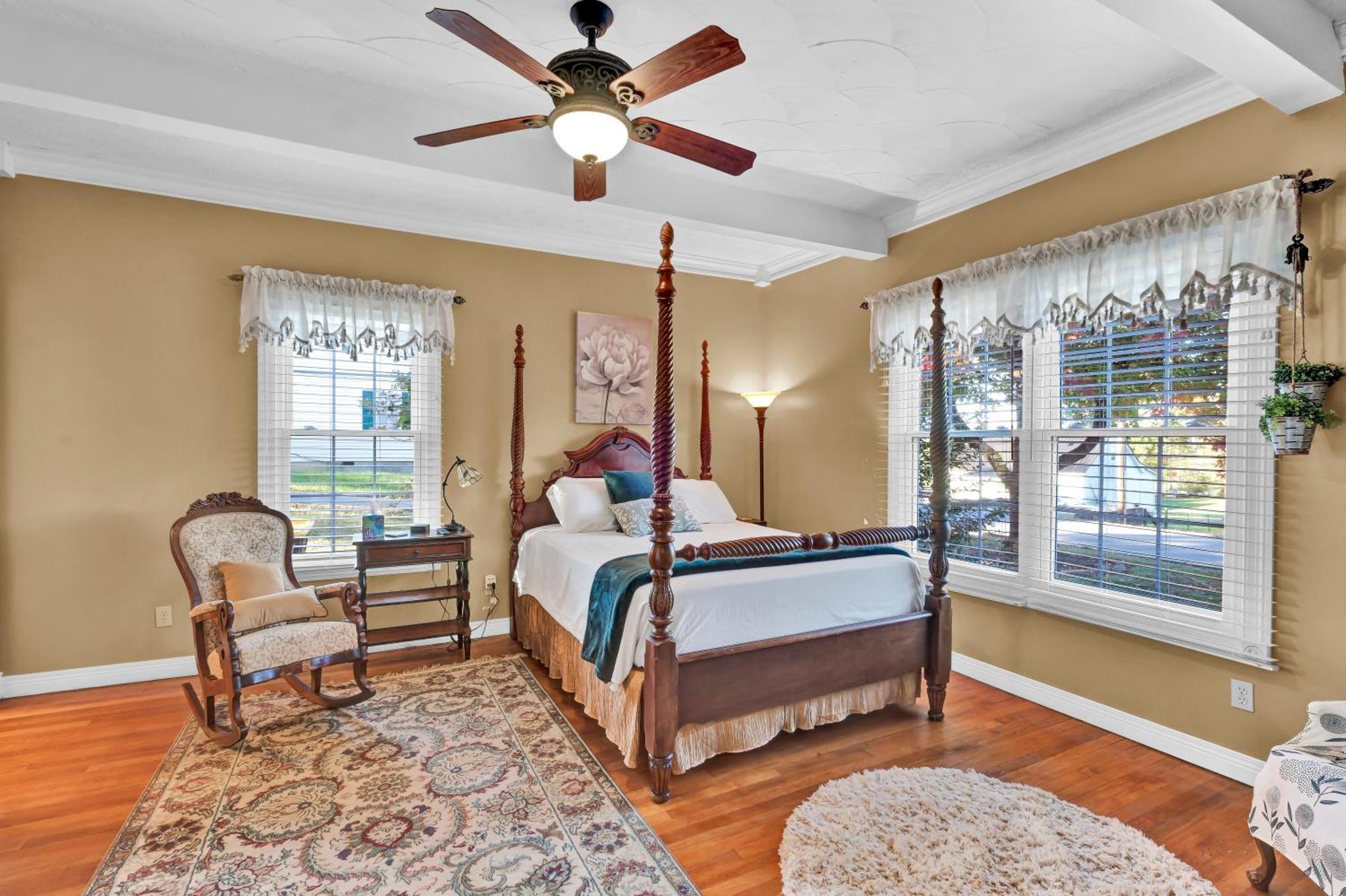 Hill House Bed And Breakfast Loretto ภายนอก รูปภาพ