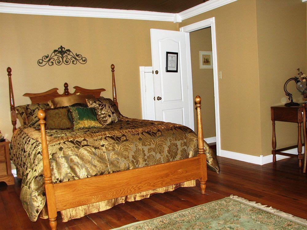 Hill House Bed And Breakfast Loretto ภายนอก รูปภาพ