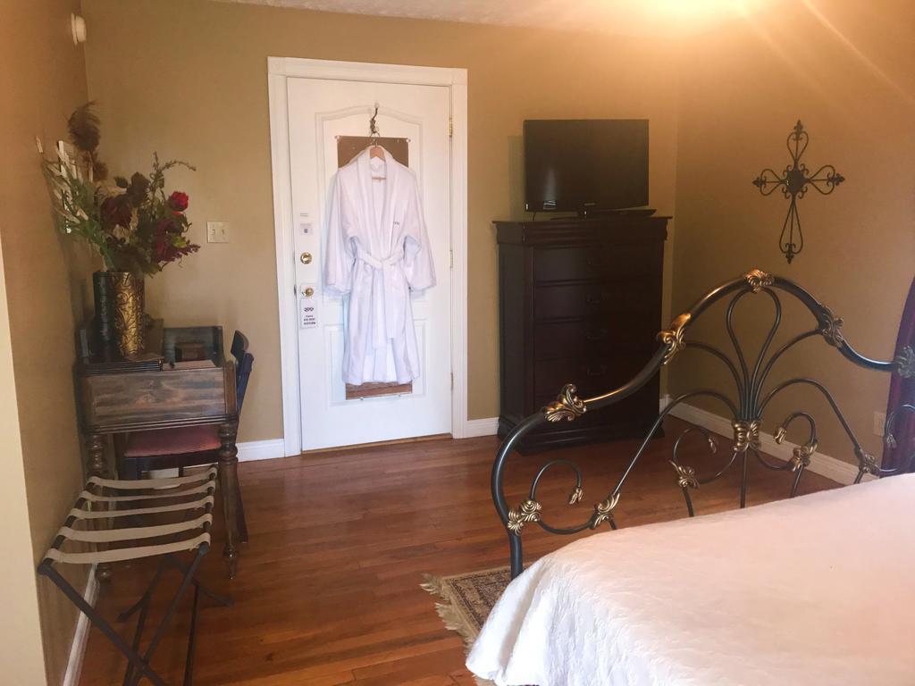Hill House Bed And Breakfast Loretto ภายนอก รูปภาพ