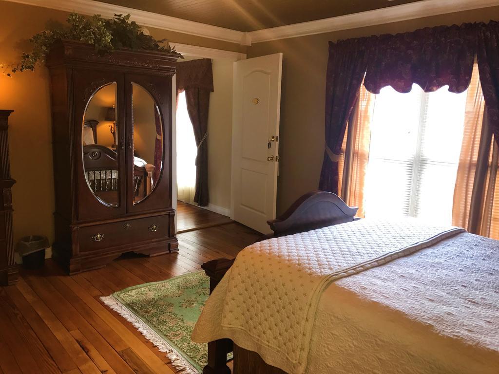 Hill House Bed And Breakfast Loretto ภายนอก รูปภาพ