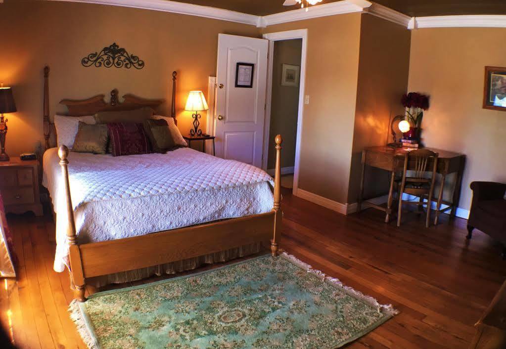 Hill House Bed And Breakfast Loretto ภายนอก รูปภาพ