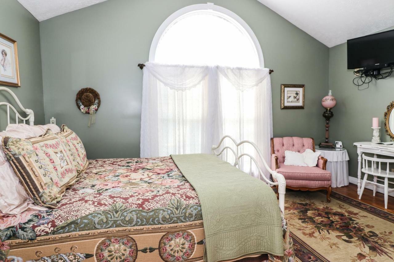 Hill House Bed And Breakfast Loretto ภายนอก รูปภาพ