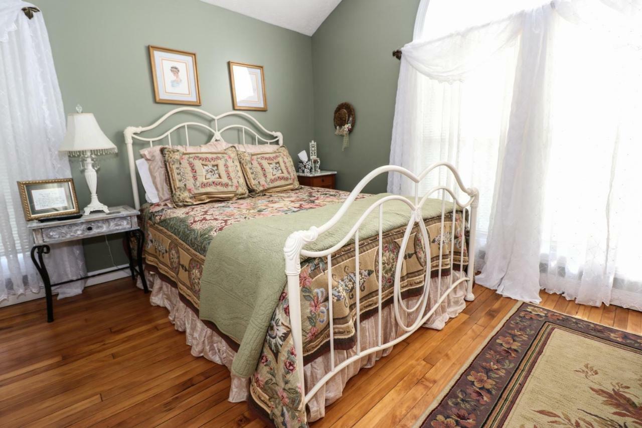 Hill House Bed And Breakfast Loretto ภายนอก รูปภาพ
